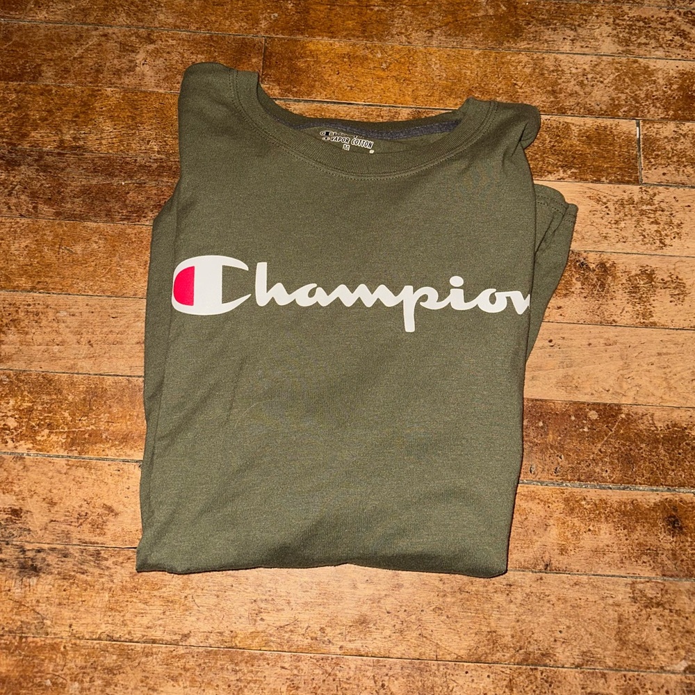 Men’s Champion long sleeve